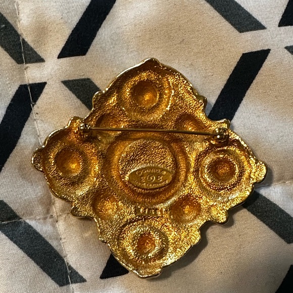 Vintage Chanel Brooch - Picture 4 of 4
